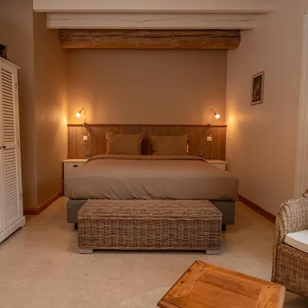 Bed & Breakfast Le Mont Cigale - D'hotes Et Restaurant 3*