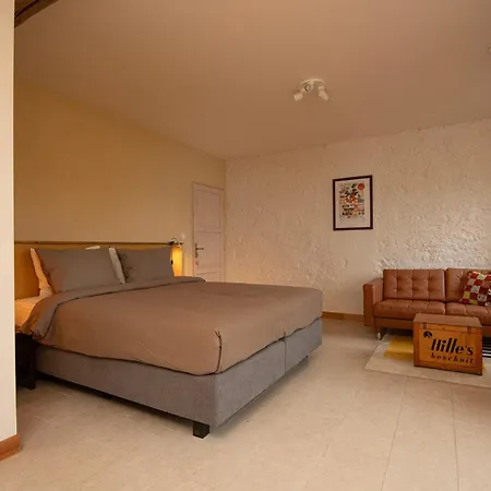 Bed & Breakfast Le Mont Cigale - D'hotes Et Restaurant 3*