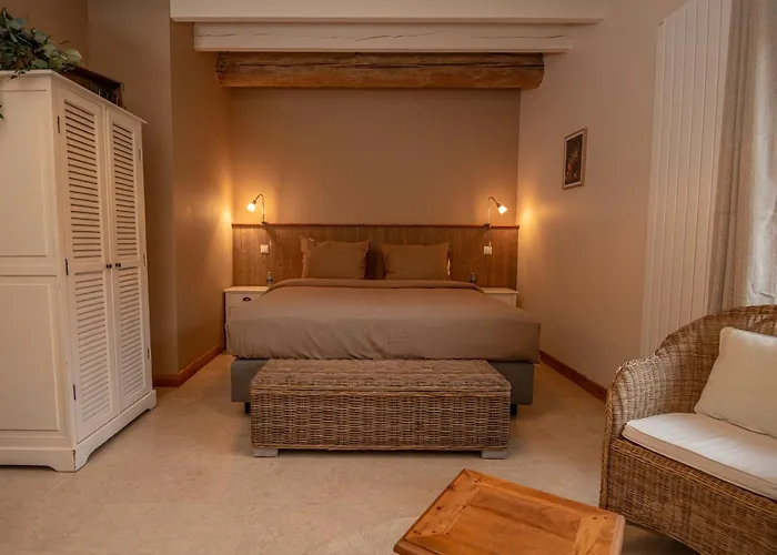 Bed & Breakfast Le Mont Cigale - D'hotes Et Restaurant 3*